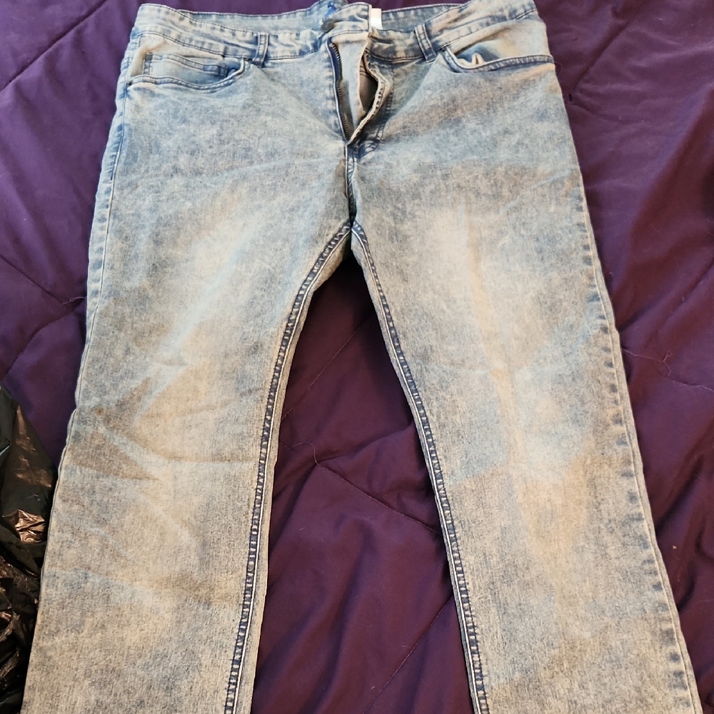 Divided Men's Washed Blue Slim Straight Jeans